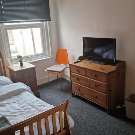 Mike'S Homestay Eastleigh Εξωτερικό φωτογραφία
