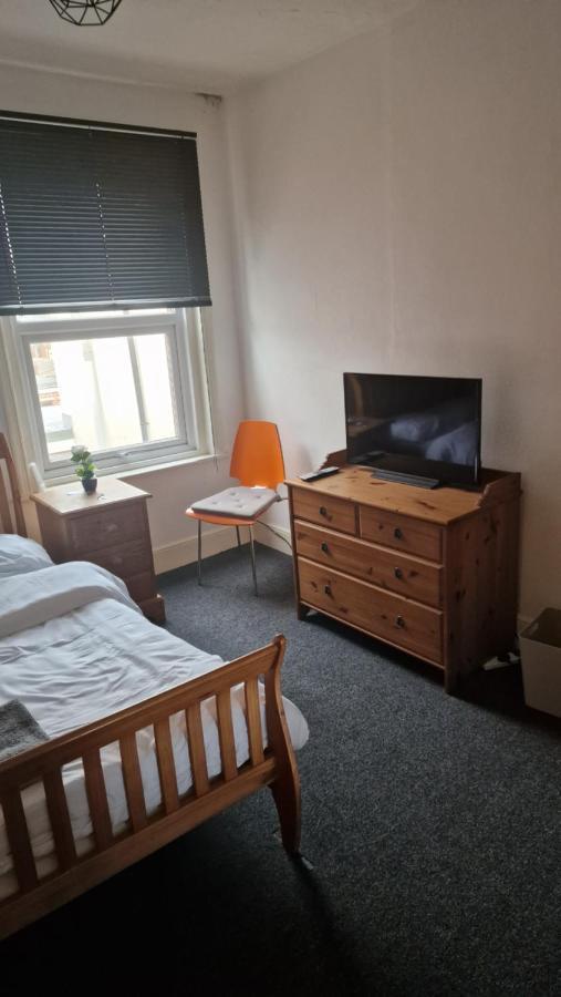 Mike'S Homestay Eastleigh Εξωτερικό φωτογραφία